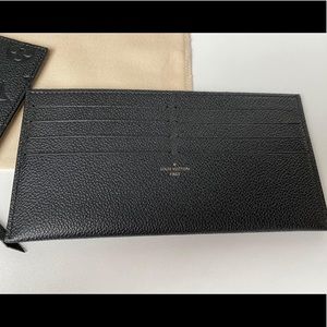 Brand New Felicie Empriente Noir Card Holder Insert. 🖤